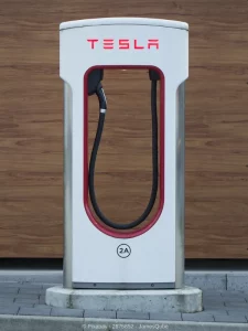 Ladesäule von Tesla für Elektroautos